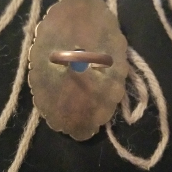 Oversized Gold Ring with large blue stone - Picture 5 of 6